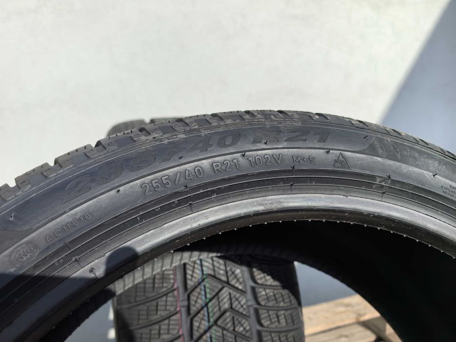 255/40/21 Пирели ДОТ 2020 г - Чисто Нови