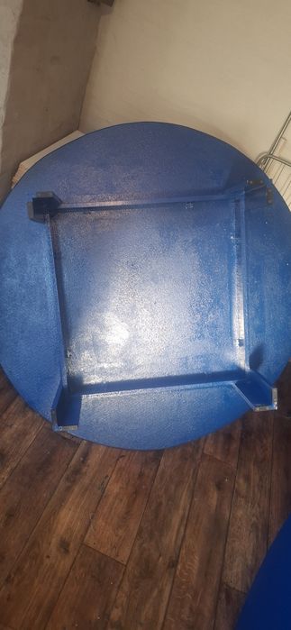 Продам круглый стол