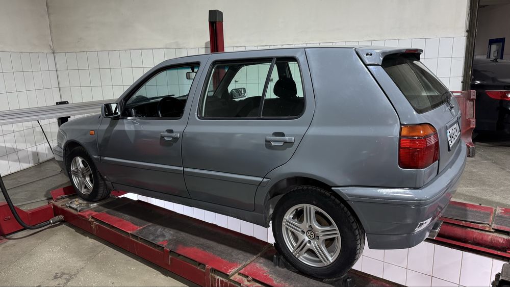 ГОЛЬФ 3 АВТОМАТ 7к в сутки