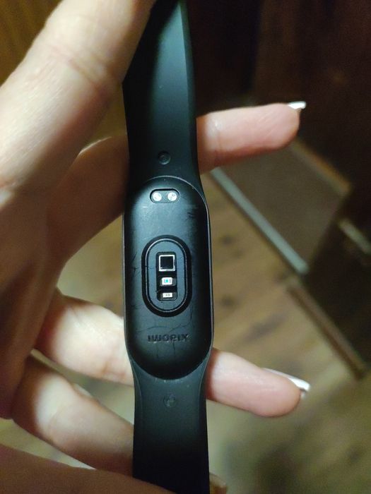 Продаются часы в отличном состоянии фирмы Xiaom Mi Bandmi