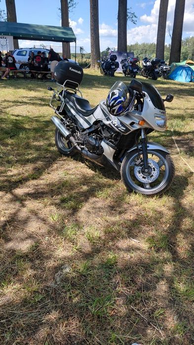 Vând motocicleta KAVASAKI GPZ 500S sau schimb cu Transalp