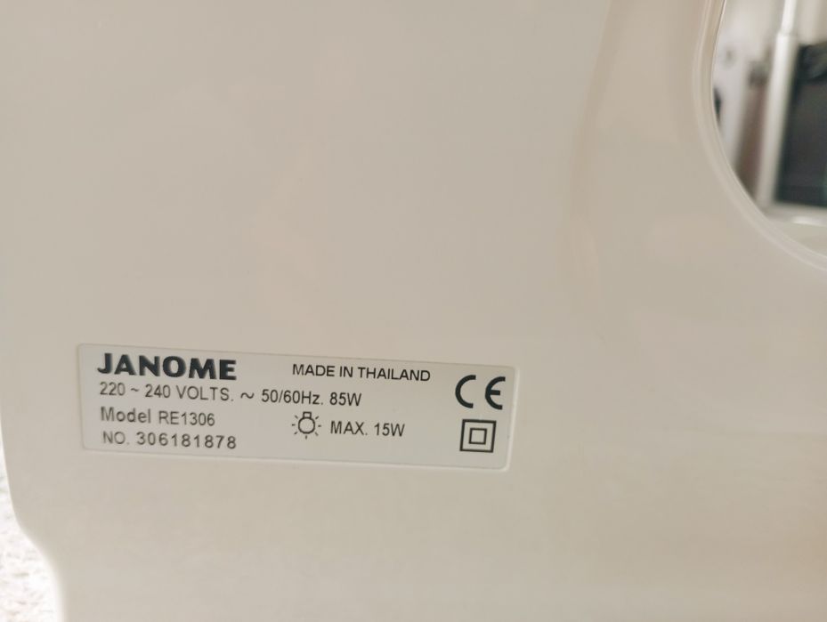 Швейная машина Janome