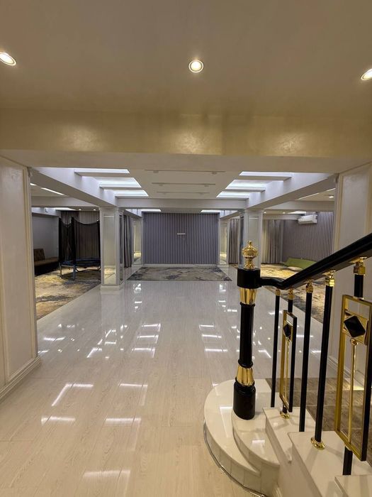 Продам евро дом Махалля Амир Темур 3,2 соток 500м2 3 уровня