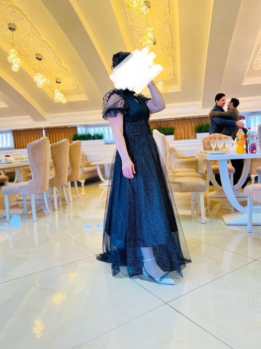 Вечерное чёрное платье