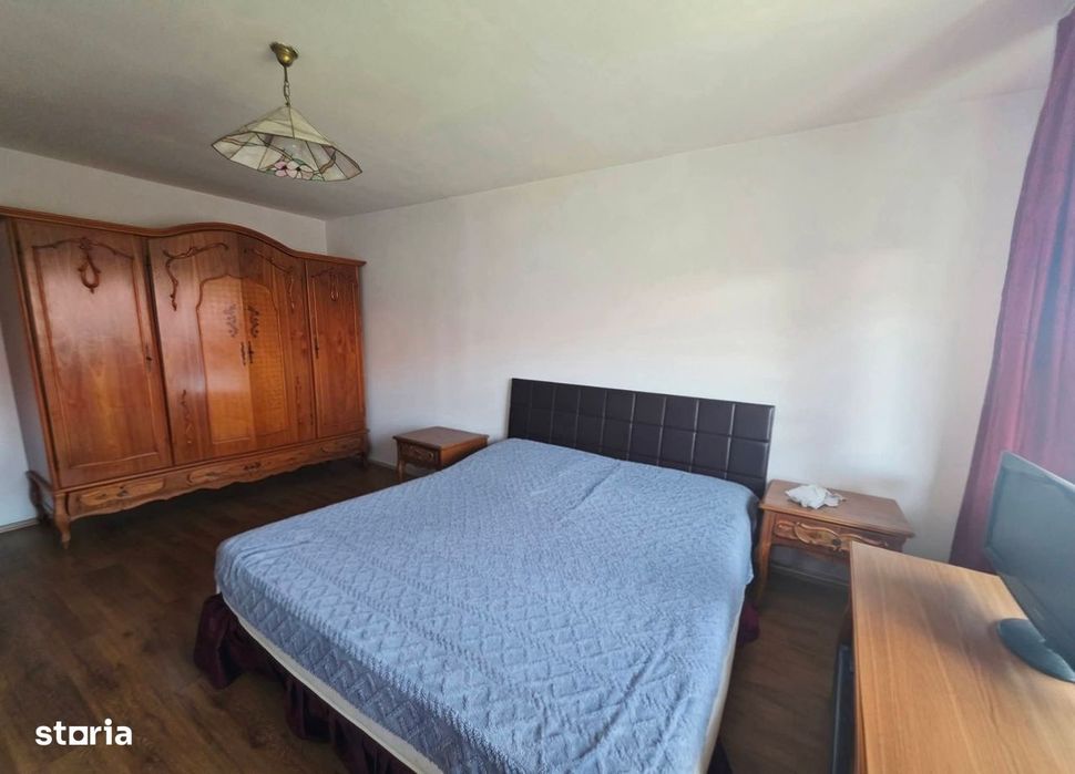 Inchiriez 2 camere Racadau pet friendly cu parcare