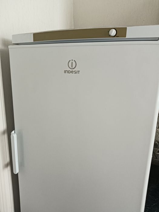 Морозильная камера Индезит.