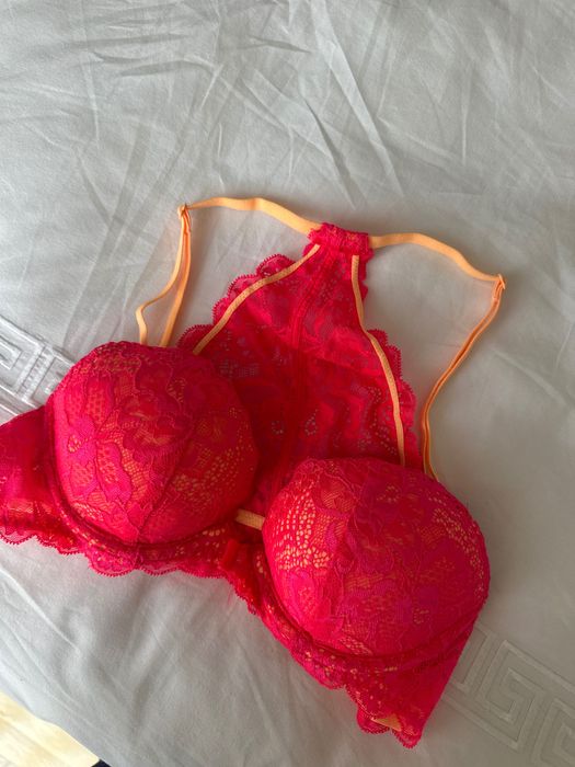 Сутиен Victoria’s Secret push-up “bralette”