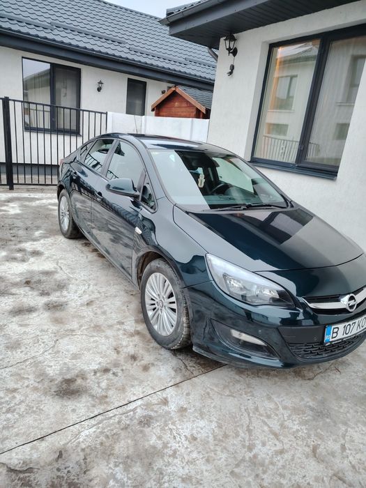 Opel Astra J Limousine 1.7 cdti