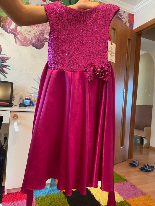 Платье на девочку