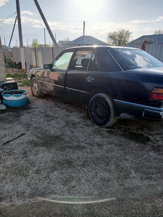 Mercedes-Benz. WDB 124