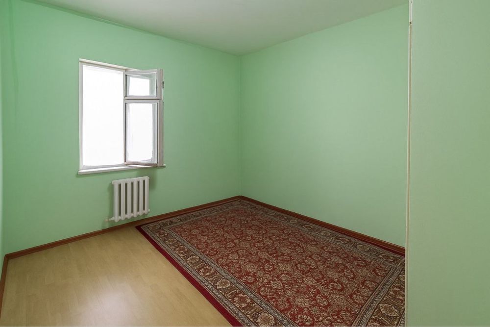 Продается 2х ком квартира. Бывшее общежитие. Массив куйлюк 5