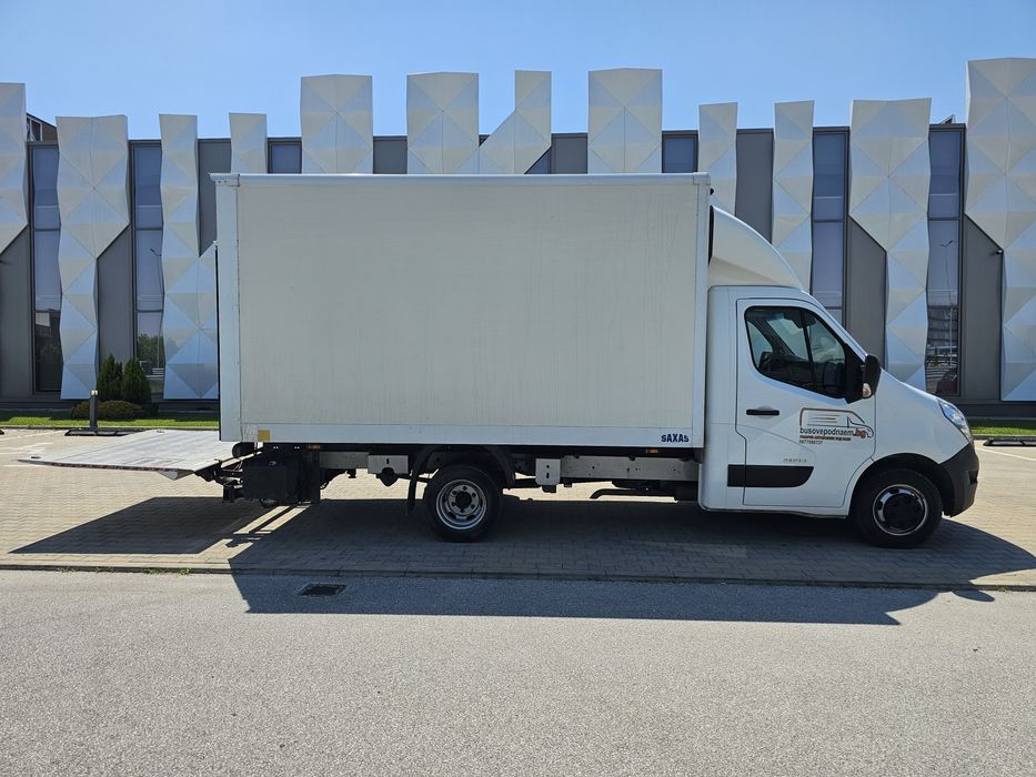 бордови бус под наем