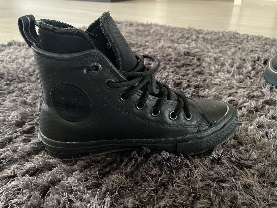 Încălțăminte converse