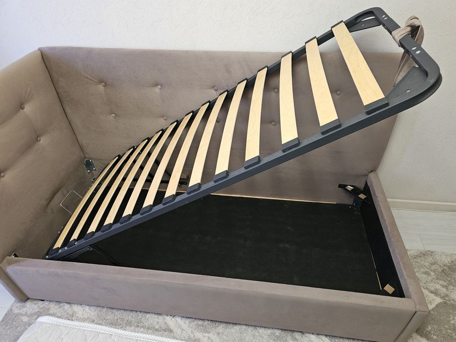 Кровать подростковая