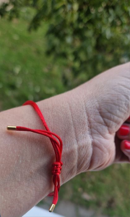 Червена гривна CELINE