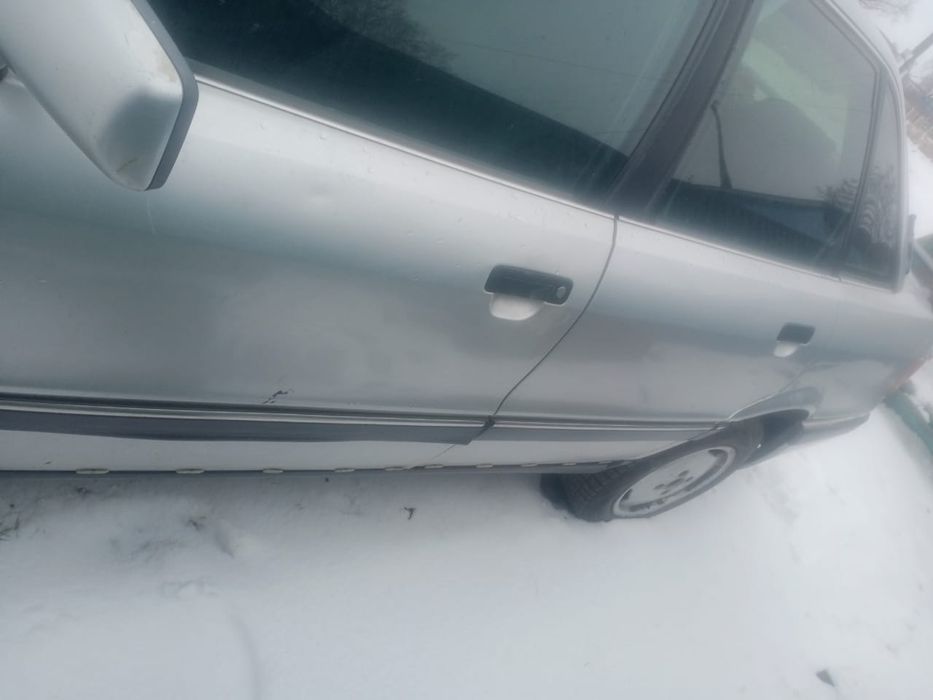 Продам срочно машину audi 80