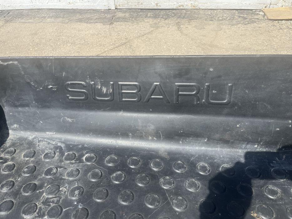 Вкладыш в багажник Subaru