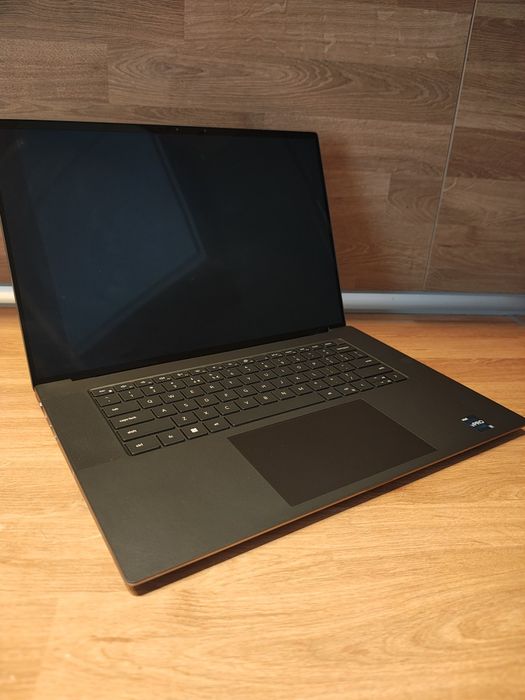 Dell Precision 5690 4K OLED/Ultra 7 165H/RTX 2000 Ada 8GB/32GB DDR5/2TB