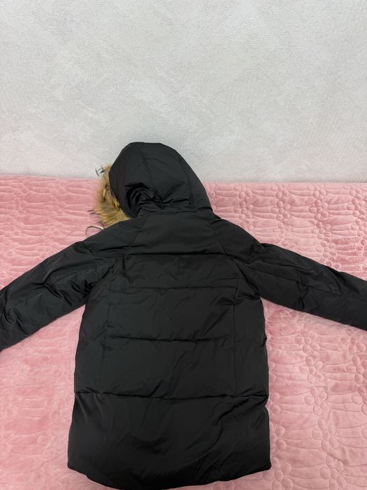 Продам зимнюю куртку на девочку