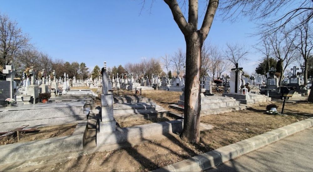Loc cimitir Petru si Pavel