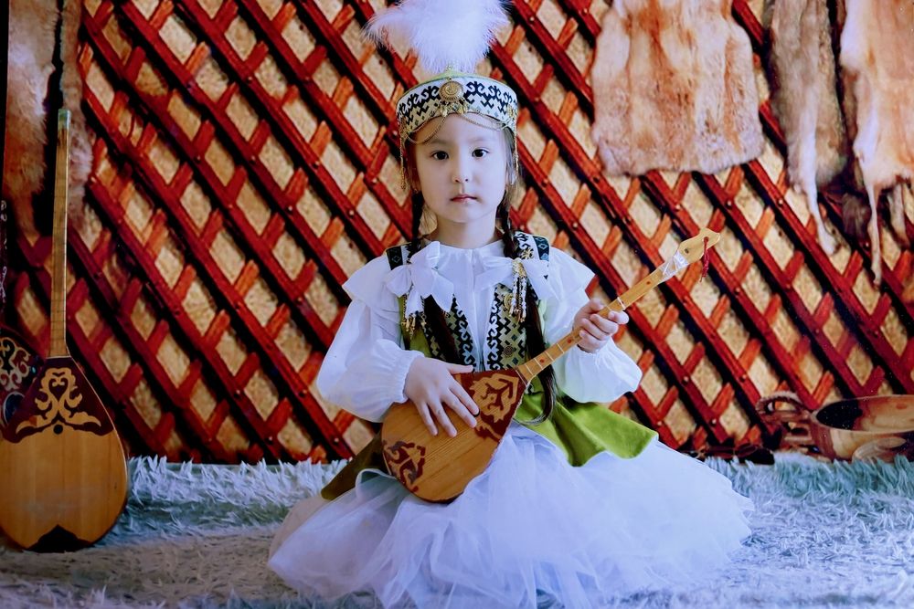 Наурызға ұлттық костюмдер