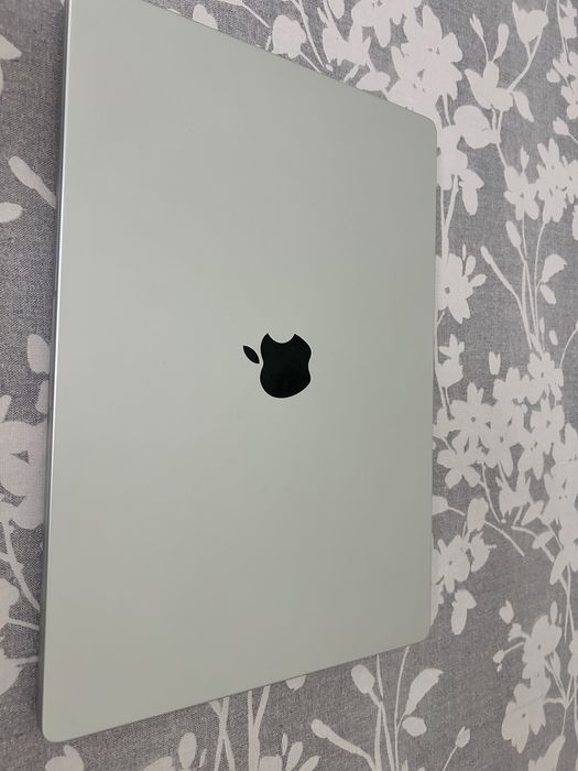 Macbook pro 16 M1 pro 16gb/1TB