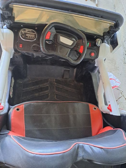 Oyinchoq moshina sotiladi