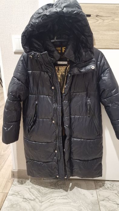 Продам куртку на возраст 8-10 лет