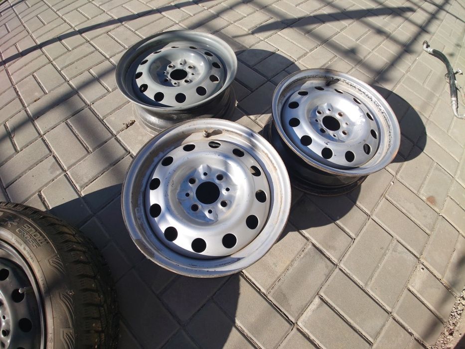 Продам три диска на ваз диаметром 14 4×98