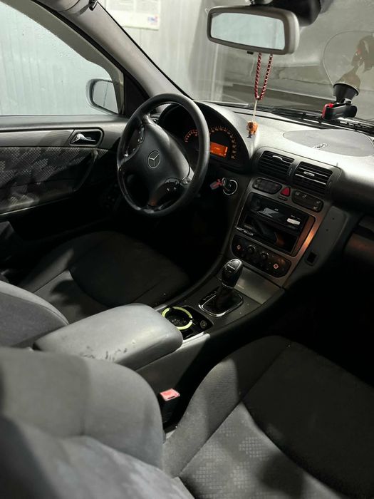 Vând mașină în stare buna