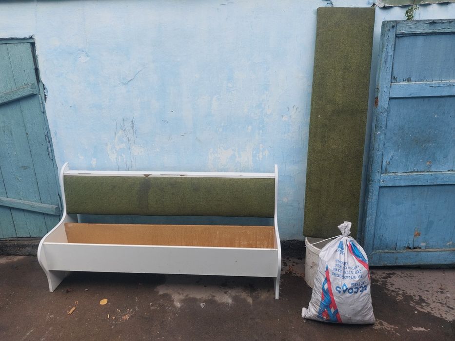 Кухонный  уголок   продам за 5 тысяч