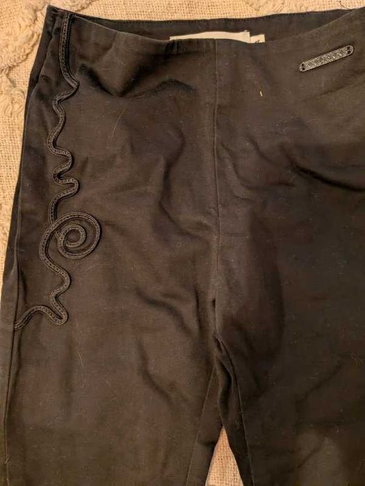 Pantaloni negrii, cu fermoar lateral, în stare foarte bună  104 110