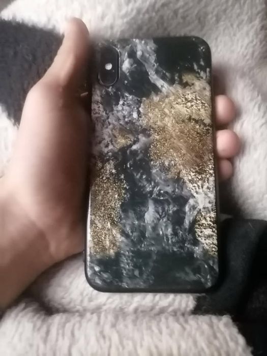 Iphone xs fisurat oleca pe spate