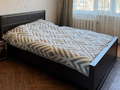 Кровать с матрасом