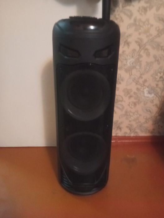 Продам блютуз колонку