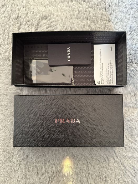 Ochelari de soare Prada