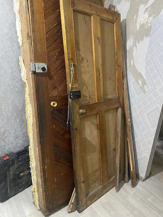 Отдам даром деревянные двери