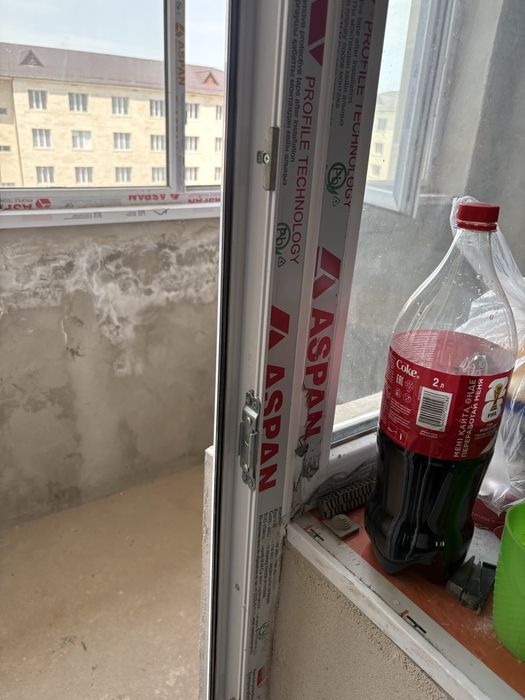 Окна, терезе и есік балконға