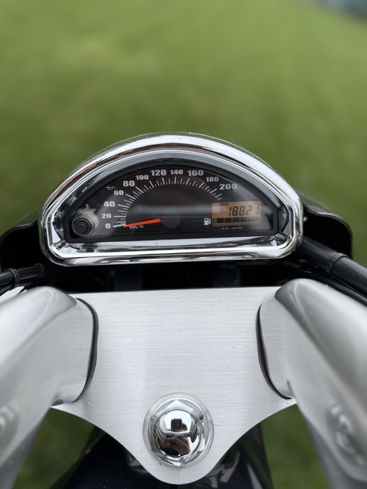 Suzuki Boulevard M90