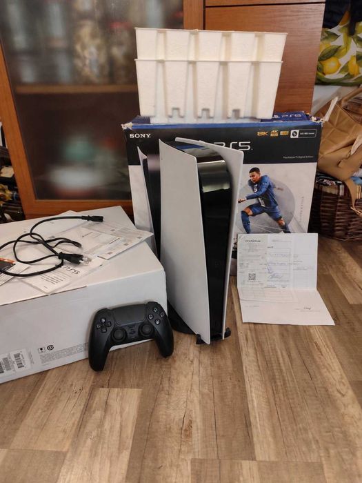 PS5 Digital Като Нова, много запазена