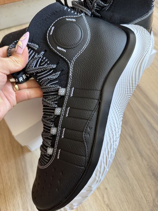 Оригинални нови маратонки Under Armour CURRY 4 FLOTRO! 43,44