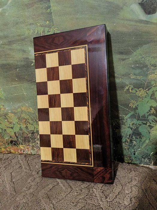Лусозна Шах и табла от дърво.НОВА.цена120лв.