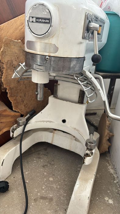 Миксер сатылады…