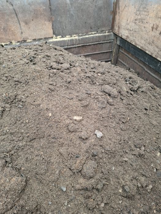 Перегно хорошего качества.