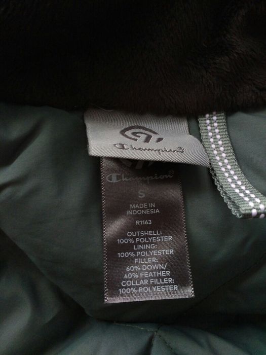 Geaca damă Champion cu puf mărimea S
