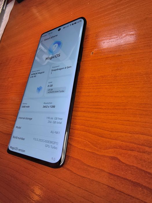 Мобилен телефон Honor Magic 6 Lite 256GB - перфектно състояние