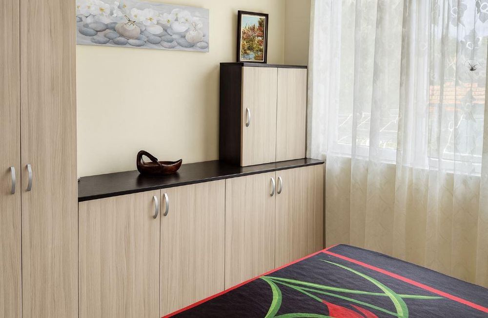 Дава се под наем Двустаен апартамент в Варна, Цветен квартал - 62 кв.м за 430 € - Снимка #3