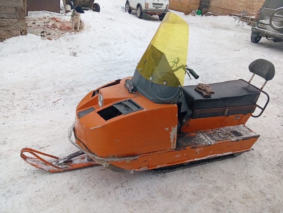 Продам снегоход буран