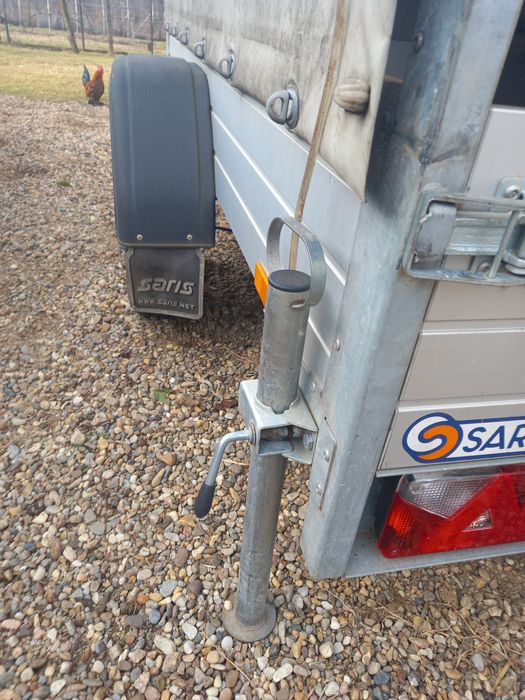 Vând remorca saris cu sistem de franare