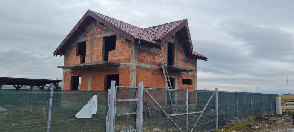 Construim la roșu in Brasov